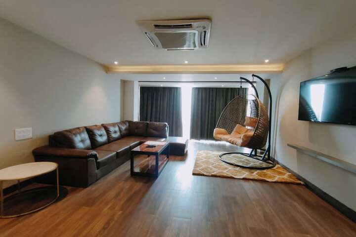 Room 15 of 53