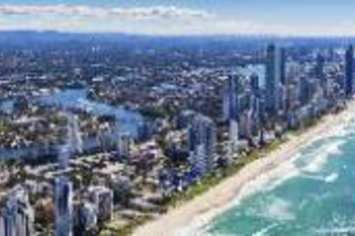 Heart of Broadbeach Walk to Everywhere