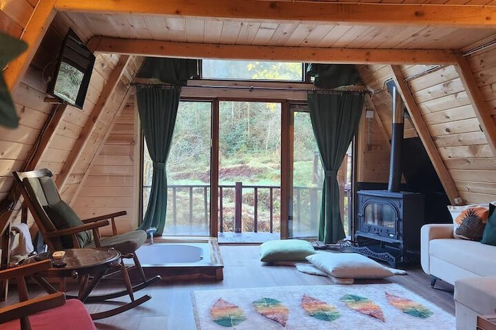 Room 4 of 12