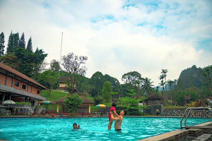 Pool 36 of 70