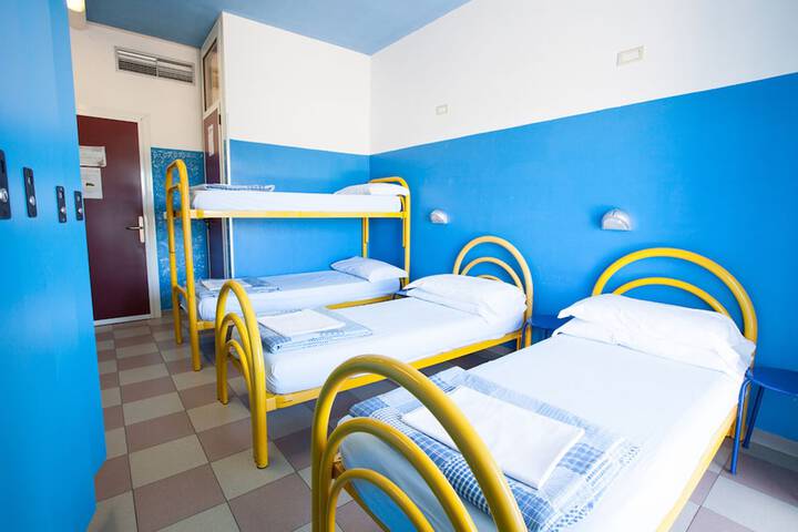 Room 4 of 26