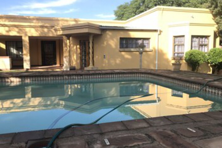Pool 17 of 40