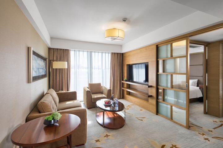 Room 8 of 38