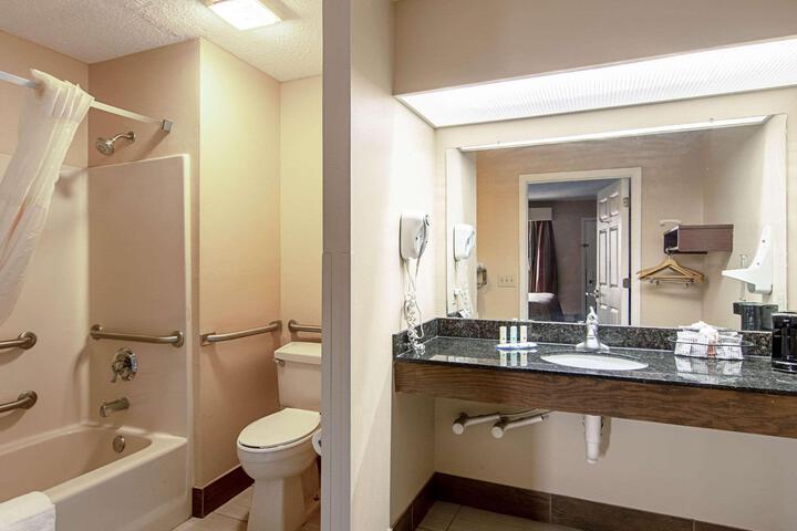 2 Double Beds (4 of 9)