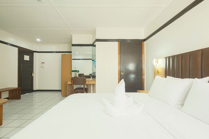 Room 3 of 62
