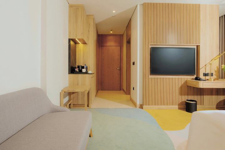 Room 44 of 66