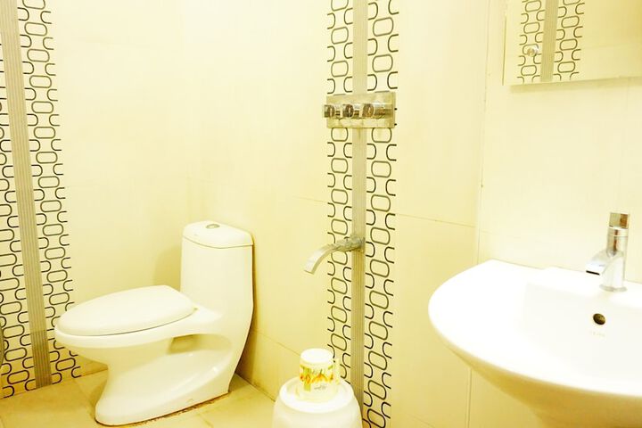 Room 5 of 17