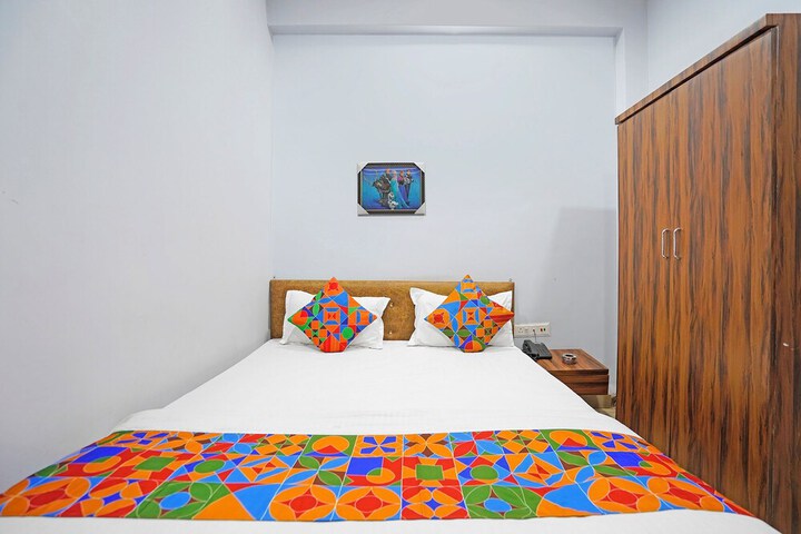 Room 11 of 24