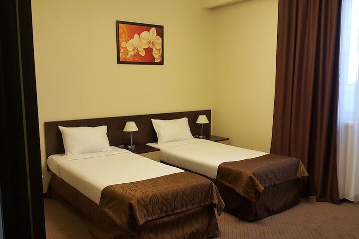 Room 4 of 79