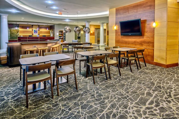 Lobby lounge