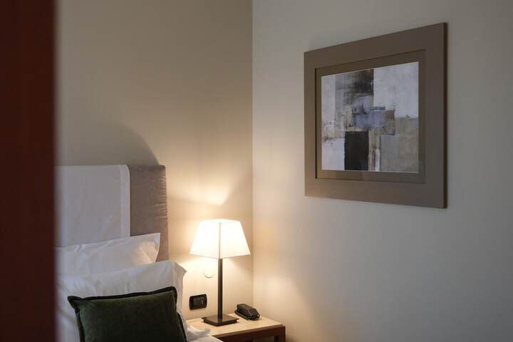 Room 6 of 141