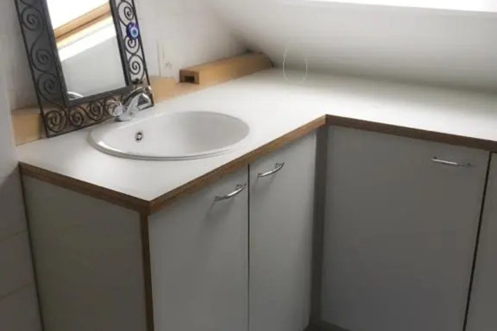 Room 5 of 8