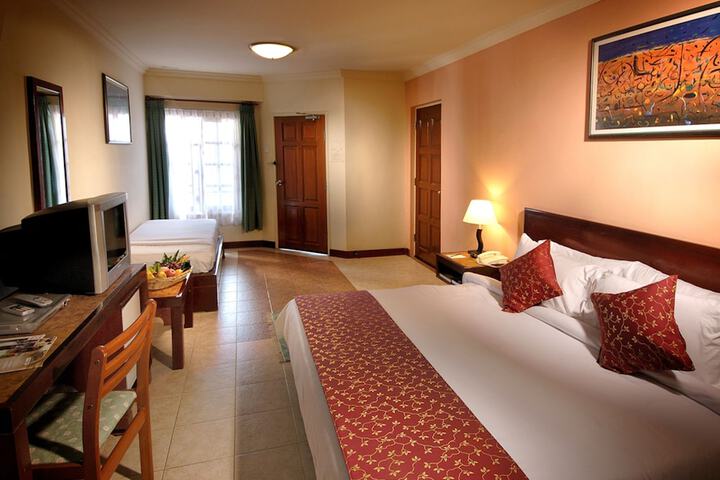 Room 3 of 39