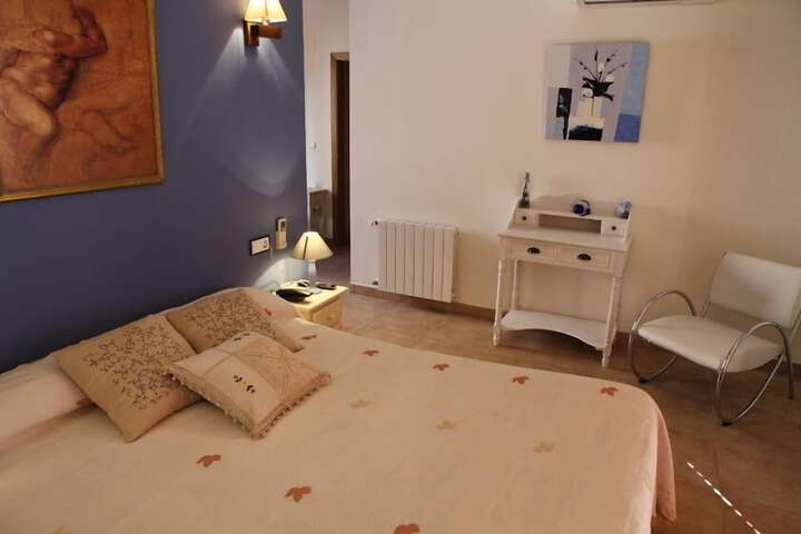 Room 42 of 77