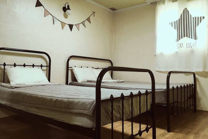 Room 10 of 50