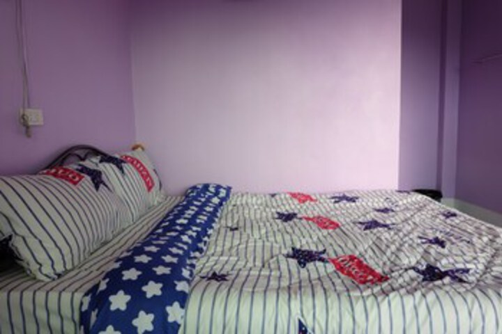 Room 12 of 16