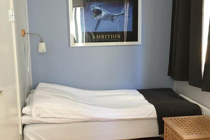 Room 9 of 35