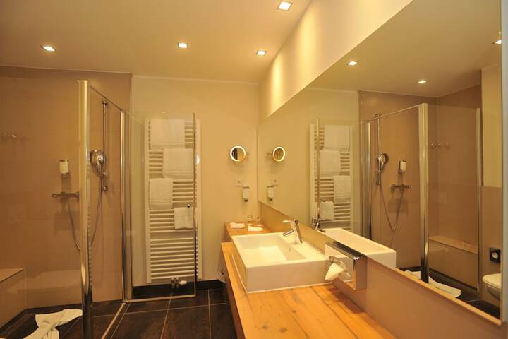 Room 10 of 23