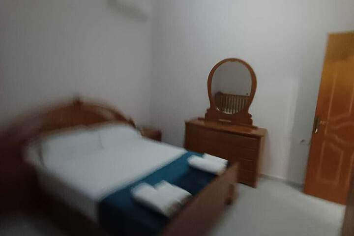 Room 27 of 65