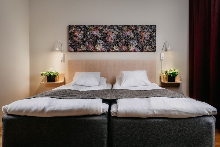 Room 41 of 77