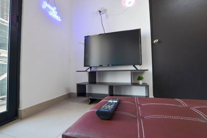 Room 33 of 83