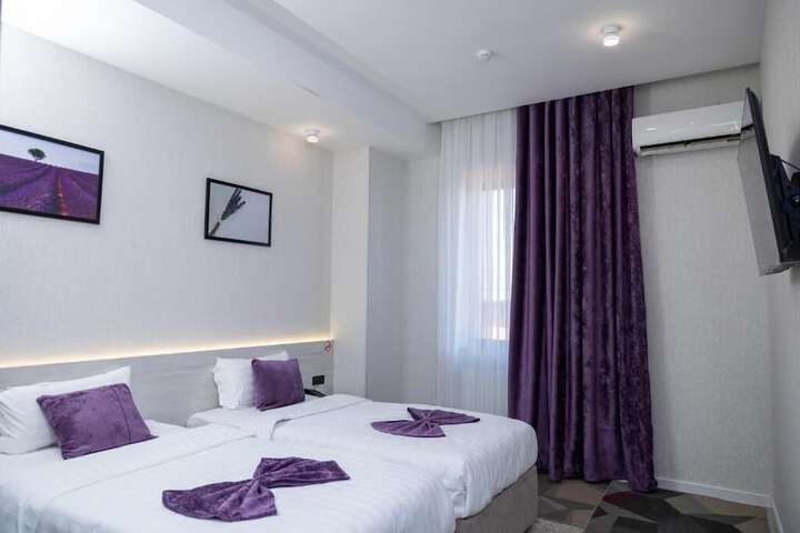Room 3 of 16