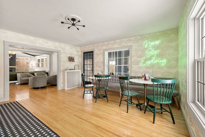 Hotel Interior 24 of 111