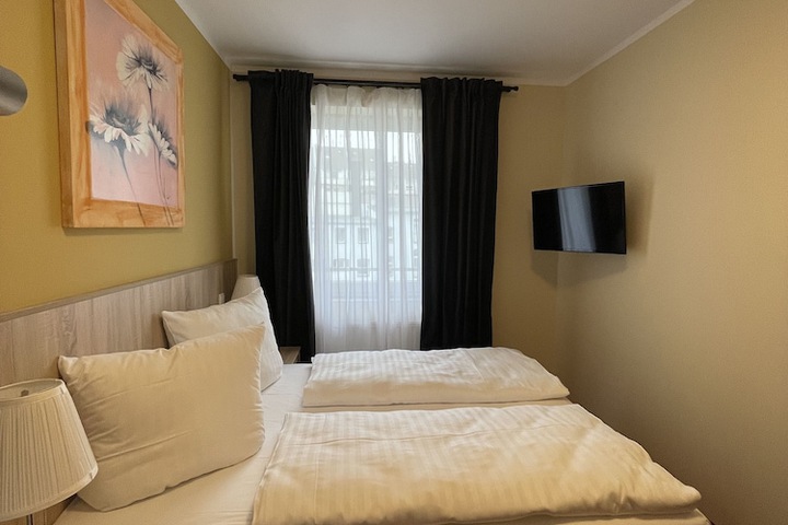 Room 41 of 99