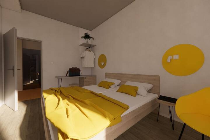 Room 4 of 12