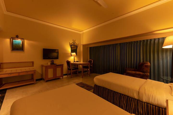 Room 7 of 27