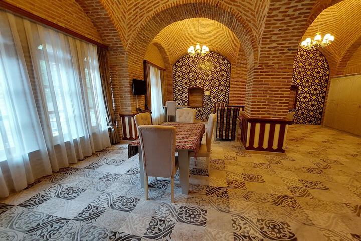 Room 14 of 16