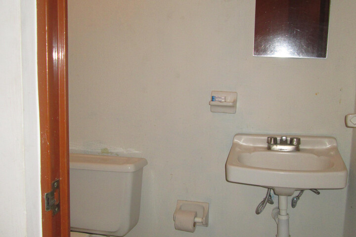 Room 2 of 16
