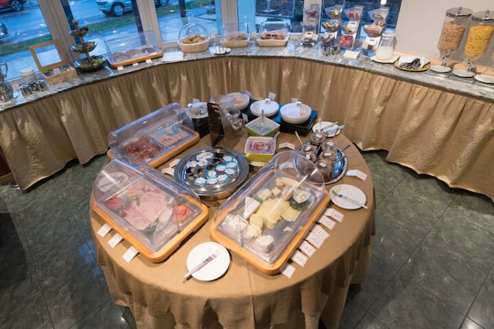 Dining 57 of 91
