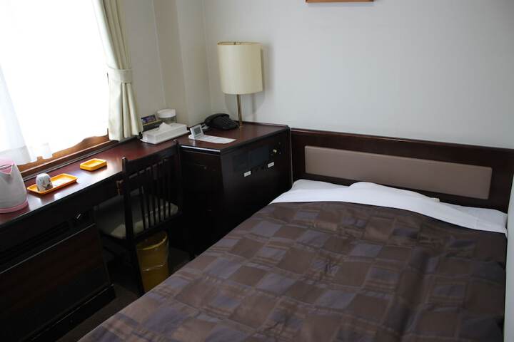 Room 4 of 19