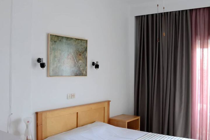 Room 13 of 40