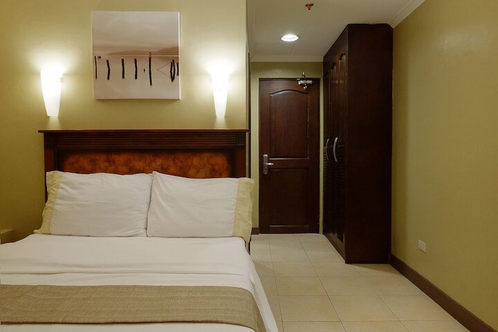 Room 8 of 50