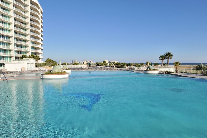 Hotel Pool