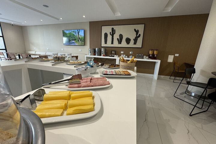 Dining 96 of 99
