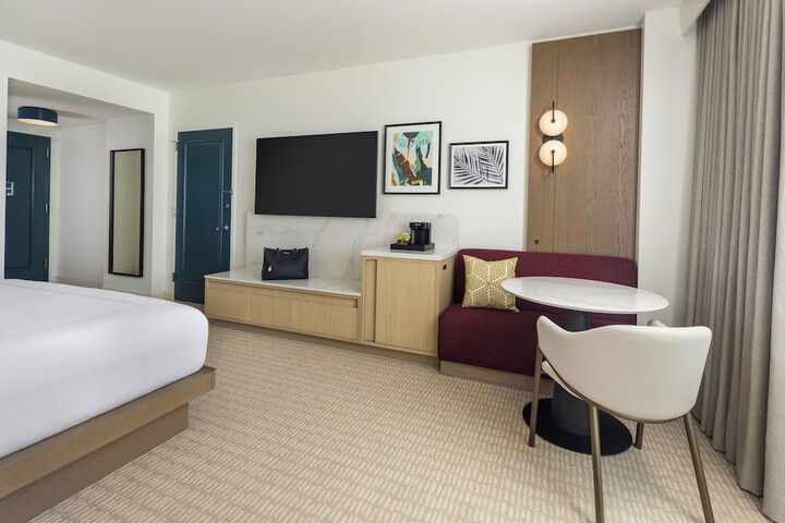 Room 34 of 147