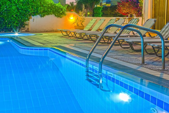 Hotel Pool