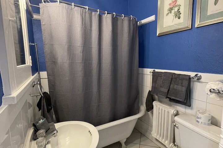 Room 76 of 90