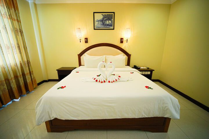 Room 32 of 90