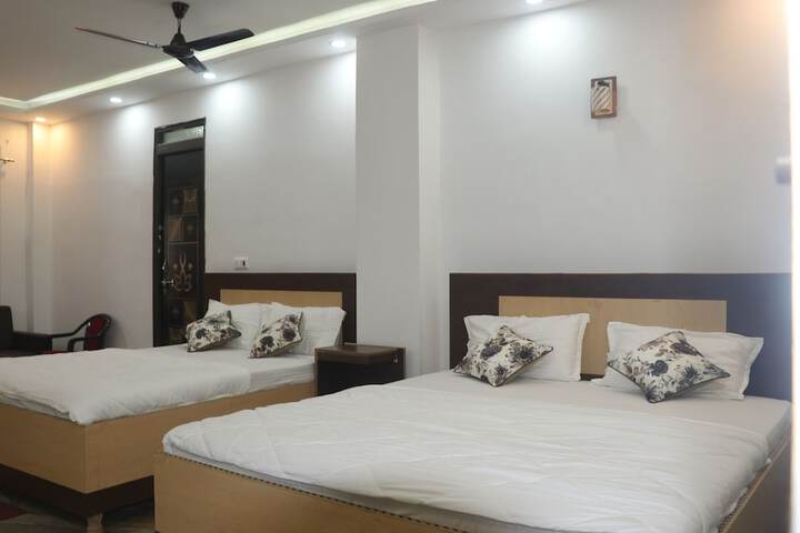 Room 3 of 55