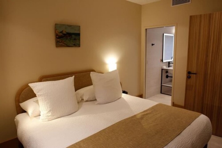 Room 27 of 135