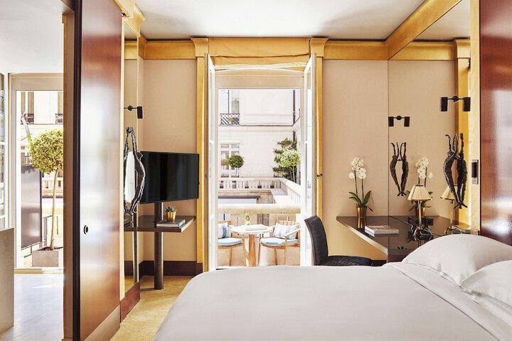 Room 42 of 103