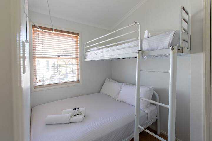 Room 3 of 66