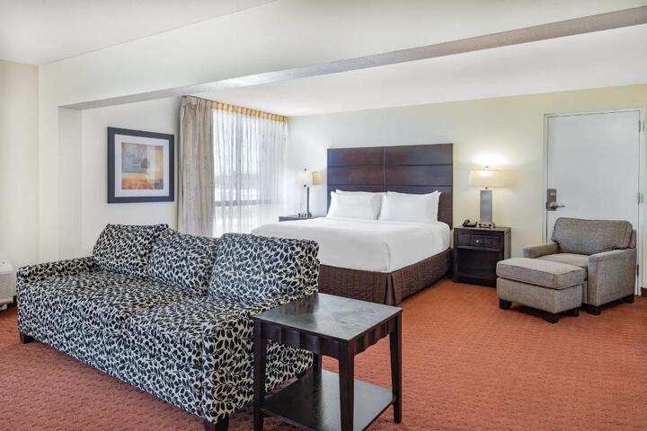 1 King Bed (8 of 21)