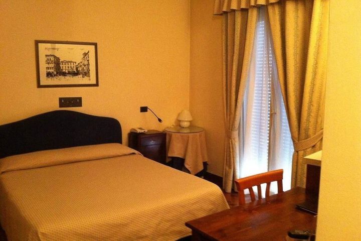 Room 3 of 12