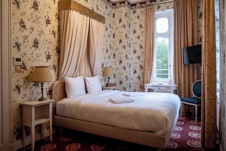 Room 20 of 92