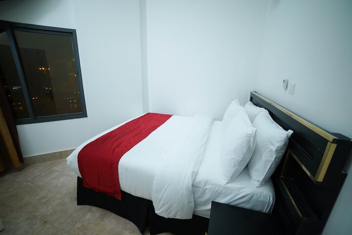 Room 9 of 34